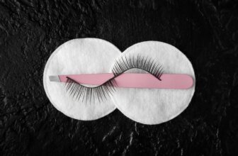 How To Apply False Eyelashes Without Tweezers