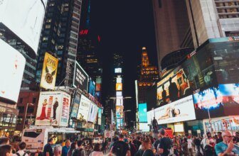 What Solo Travelers Need To Know Before Visiting NYC