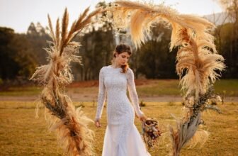 10 Beautiful Boho Wedding Dresses for the Free-Spirited Bride
