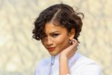 Zendaya Debuts Rumored Wedding Band Textured Curly Bob